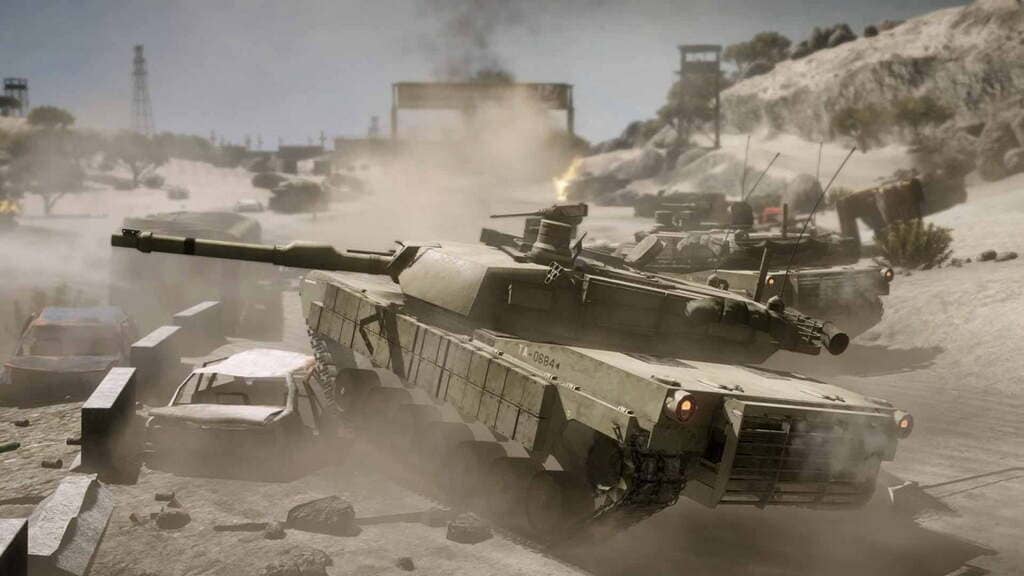 Lái xe tăng và chiến đấu với xe bọc thép trong Battlefield Bad Company 2 Xe tăng T-90 di chuyển trên đường đất với binh lính chiến đấu xung quanh trong Battlefield Bad Company 2