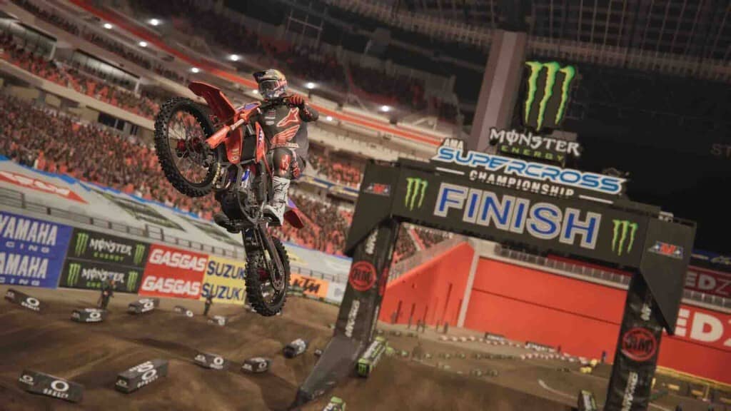 Tùy chỉnh nhân vật và xe đua trong Monster Energy Supercross 25