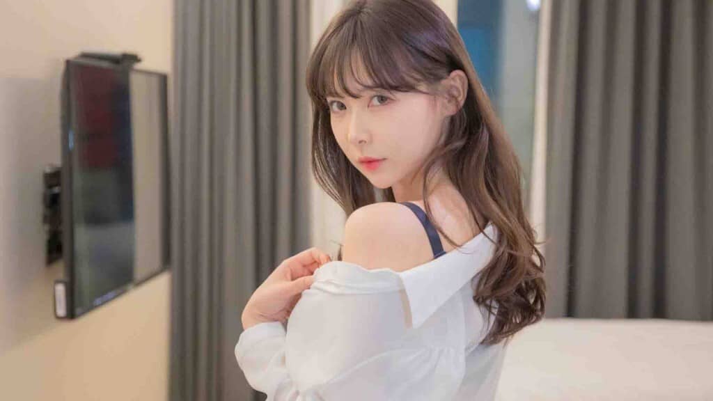 "Dont Fool Me Beauties: Khám phá vẻ đẹp và tính cách độc đáo của các nhân vật." "Nhân vật nữ Dont Fool Me Beauties trong trang phục gợi cảm, thể hiện sự quyến rũ và bí ẩn trong game mô phỏng."