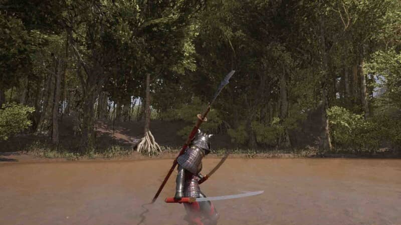 Khám phá khu rừng trong Fallen Hunter Ảnh gameplay game Fallen Hunter, nhân vật chính đang đứng trong một con sông chảy xiết ở khu rừng. Anh ta cầm một cây giáo và một thanh kiếm, sẵn sàng đối mặt với kẻ thù.