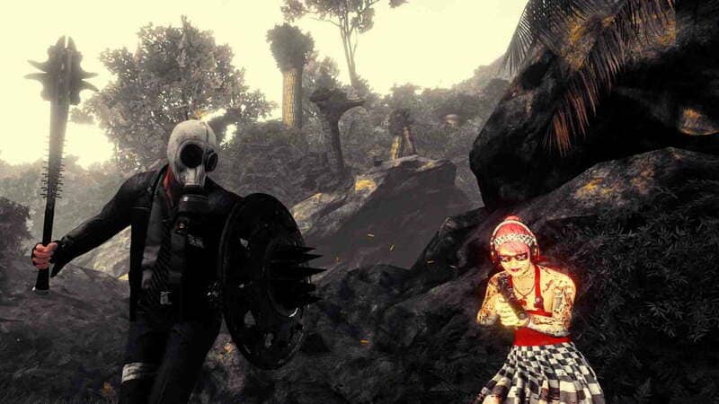 "Nhân vật trong Killing Floor 2 với vũ khí cận chiến và trang phục kỳ quái giữa môi trường rừng rậm"