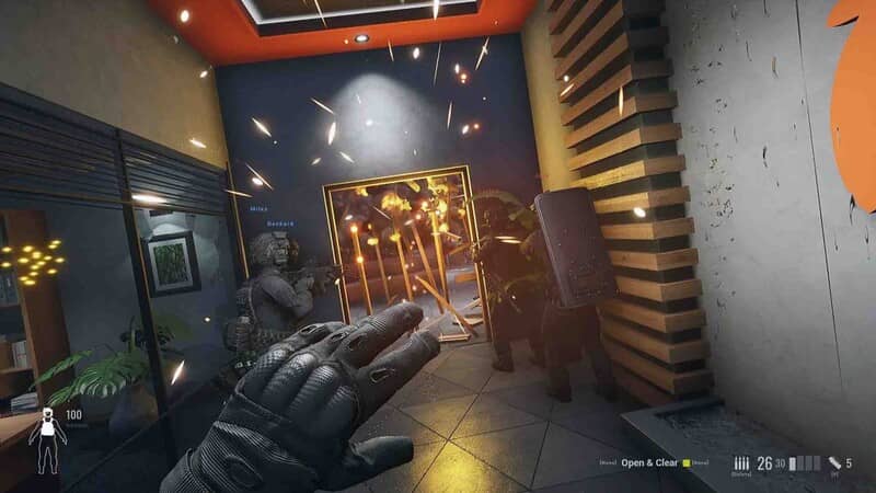 SWAT Commander: Phối hợp đội hình, phá cửa tấn công mục tiêu Gameplay SWAT Commander, lính đặc nhiệm sử dụng khiên chống đạn, phá cửa
