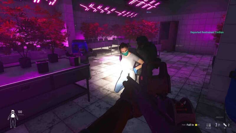 SWAT Commander: Nhiệm vụ giải cứu con tin trong không gian độc đáo Gameplay SWAT Commander trong môi trường ánh sáng tím, cảnh giải cứu con tin