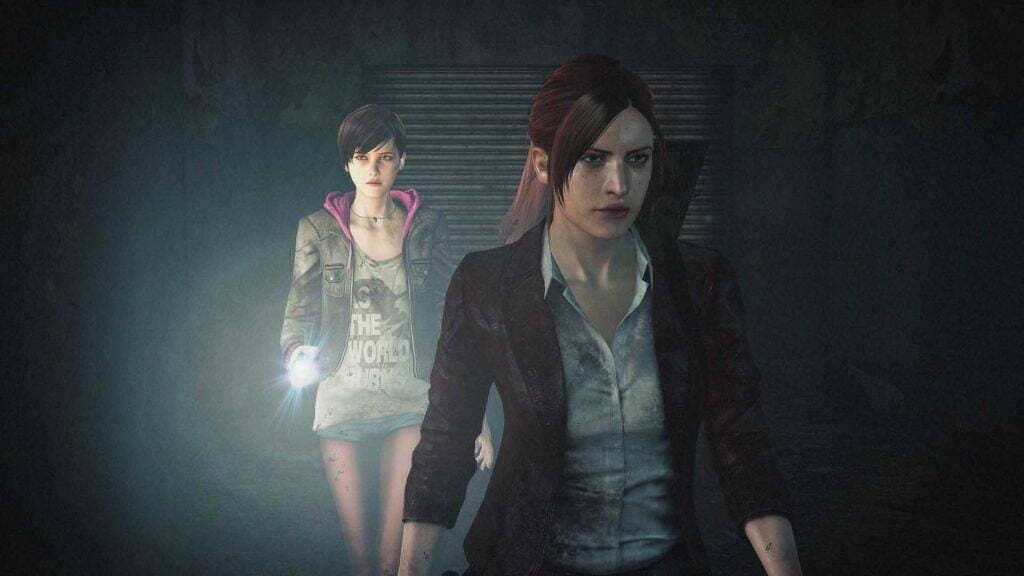 Claire Redfield và Moira Burton đối mặt với nỗi sợ hãi trong Resident Evil Revelations 2. Resident Evil Revelations 2, Claire và Moira cùng nhau khám phá hành lang tối tăm bằng đèn pin.
