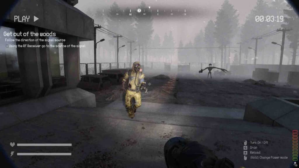 BodyRecords gameplay kinh dị trong rừng ban đêm, cảnh hành động bắn súng