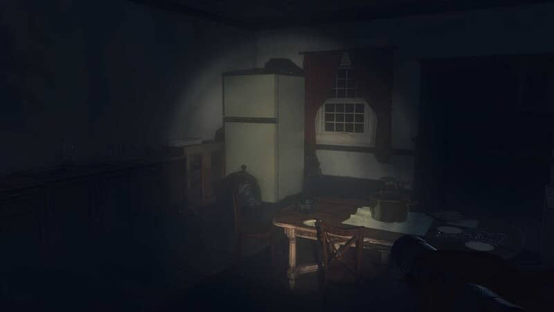 Cảnh gameplay Thiefs Shelter căn bếp cũ kỹ tối tăm dùng đèn pin