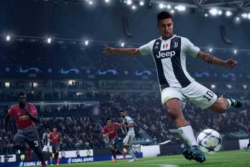 Paulo Dybala tung cú sút đầy uy lực trong FIFA 20 Cầu thủ Paulo Dybala của Juventus sút bóng trong game FIFA 20