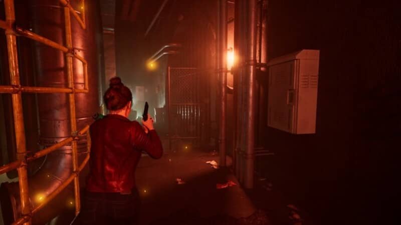 Nữ nhân vật áo đỏ di chuyển trong hành lang tối tăm Outbreak Shades of Horror