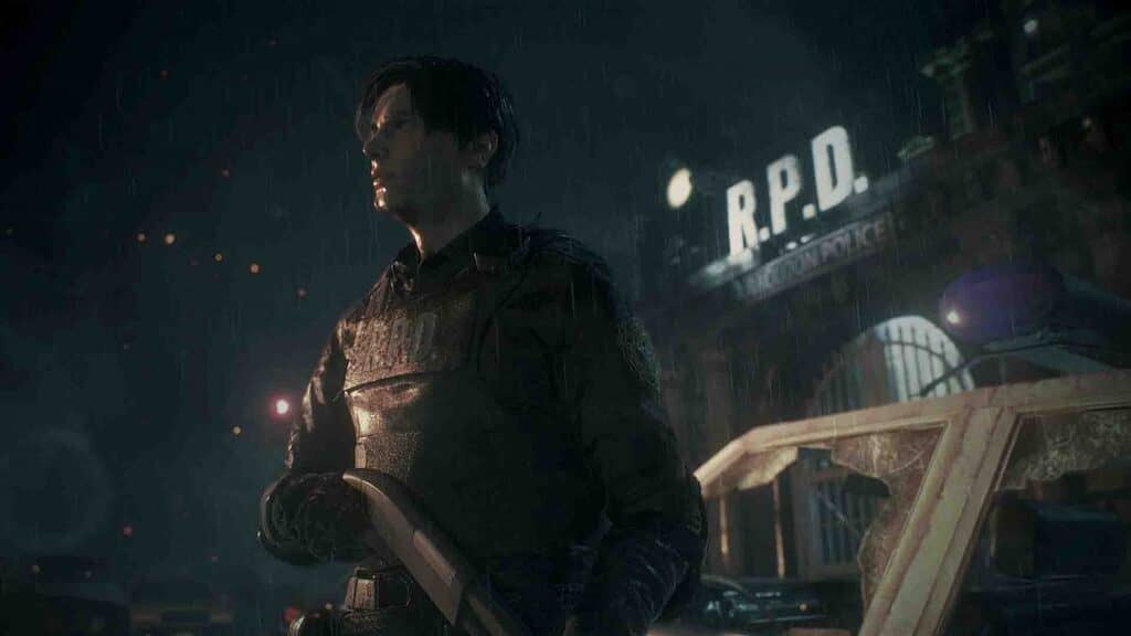 Leon S. Kennedy đứng dưới trời mưa trước cổng R.P.D. bị phá hủy