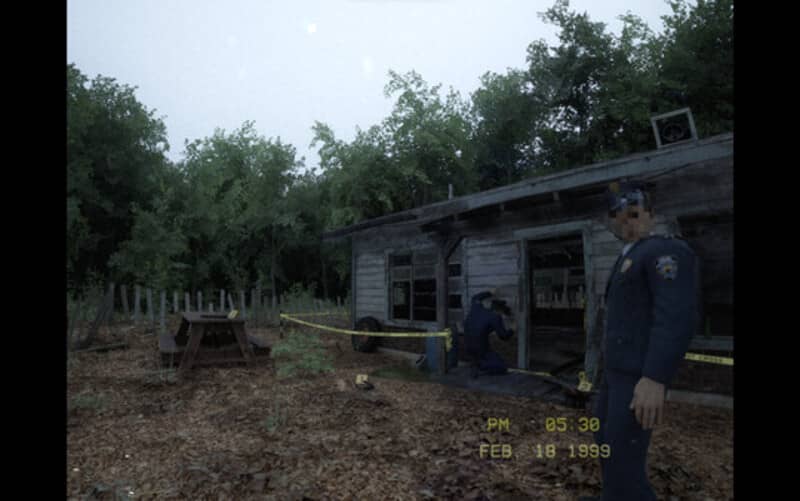 Cảnh sát điều tra hiện trường tội phạm tại căn nhà gỗ với dây phong tỏa màu vàng trong gameplay Silent Breath