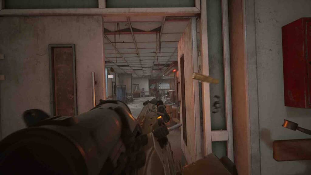 Góc nhìn thứ nhất bắn súng trong hành lang game Burkina Faso Radical Insurgency.