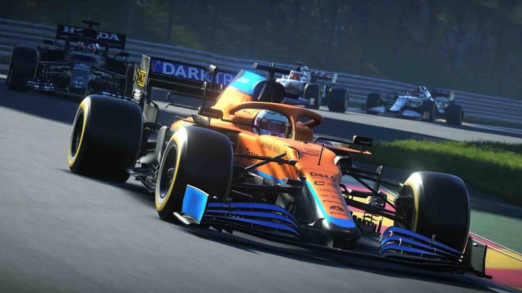 Gameplay đua xe F1 2021 đội McLaren Xe McLaren F1 màu cam đang dẫn đầu đoàn đua trong gameplay F1 2021