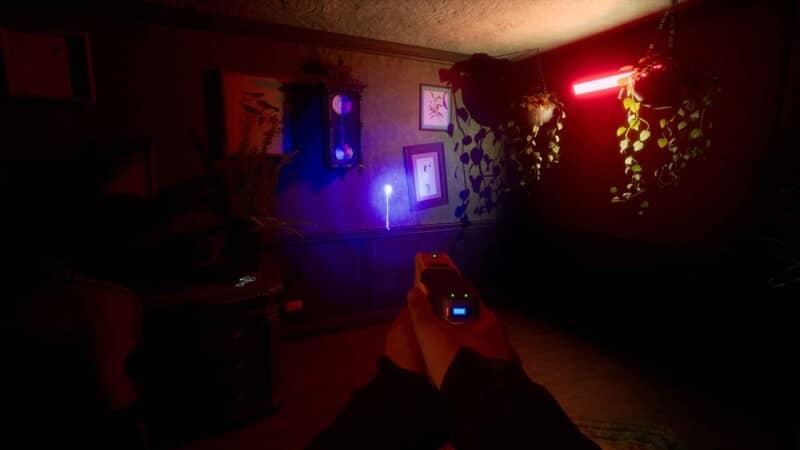 Người chơi dùng súng với đèn UV trong She's Leaving