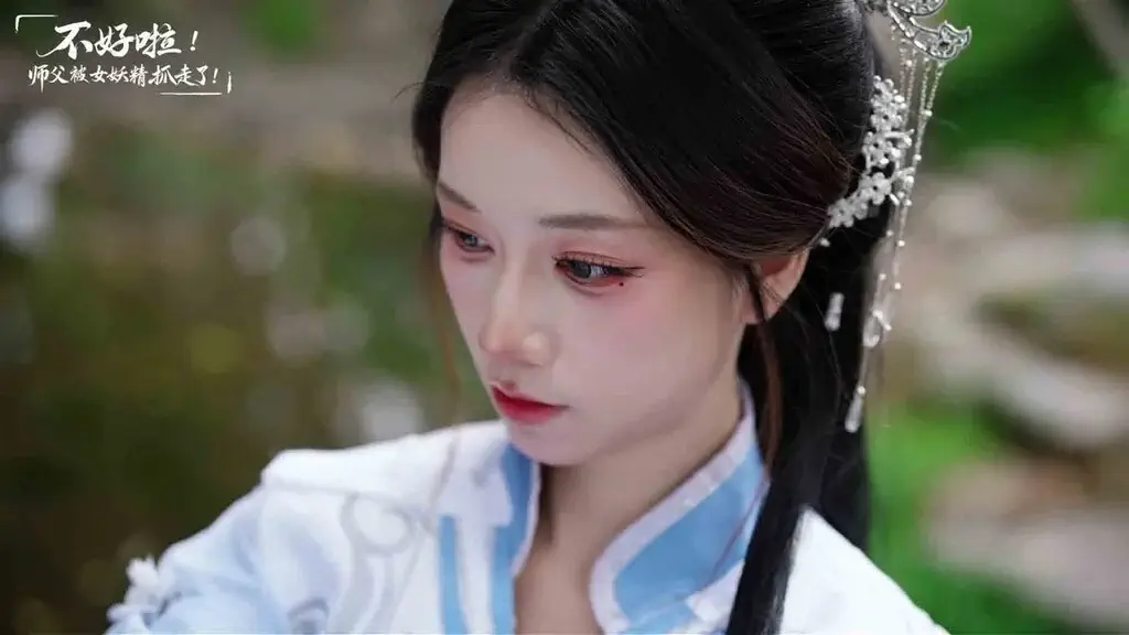 Cảnh đối thoại giữa nhân vật chính và mỹ nữ trong game SIFU Kidnapped! Adventure in the Women’s Kingdom.