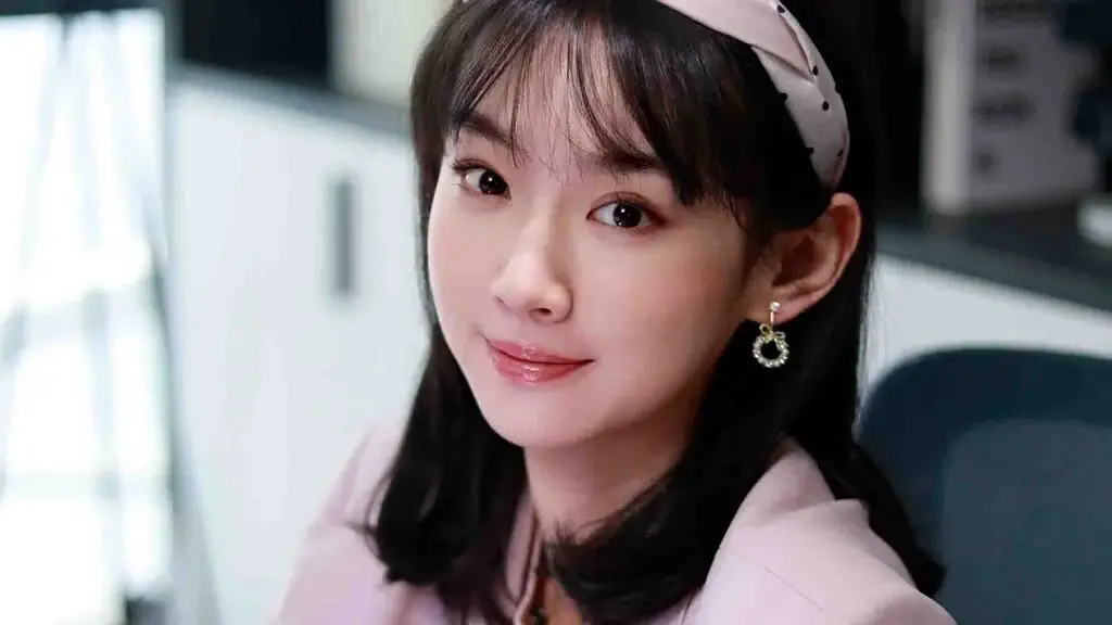 Hình ảnh cận cảnh nhân vật nữ với tạo hình tinh tế trong THE VIG, thể hiện đồ họa chất lượng cao và thiết kế nhân vật có chiều sâu.