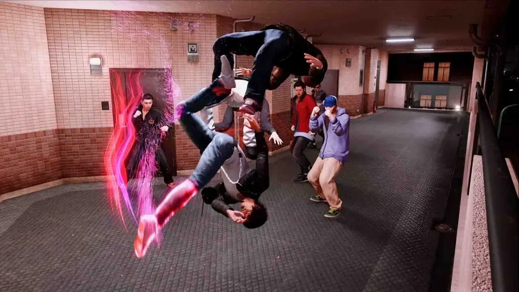 Nhân vật Yagami tung kỹ năng chiến đấu đẹp mắt trong gameplay Lost Judgment.