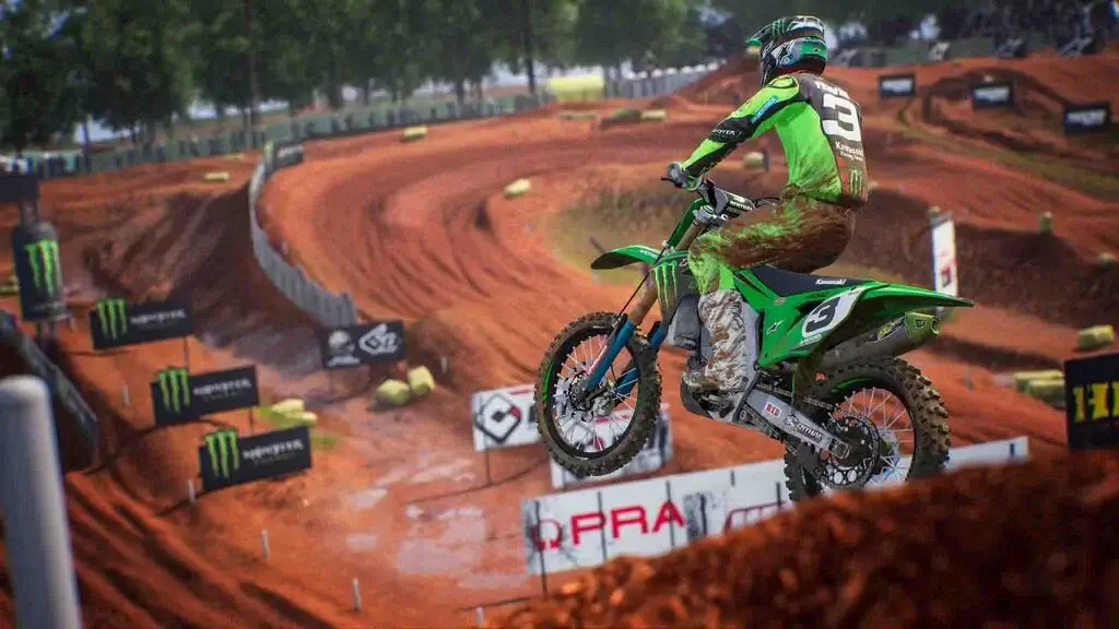 Kỹ thuật bay người trên đường đua chuyên nghiệp game MXGP 2020